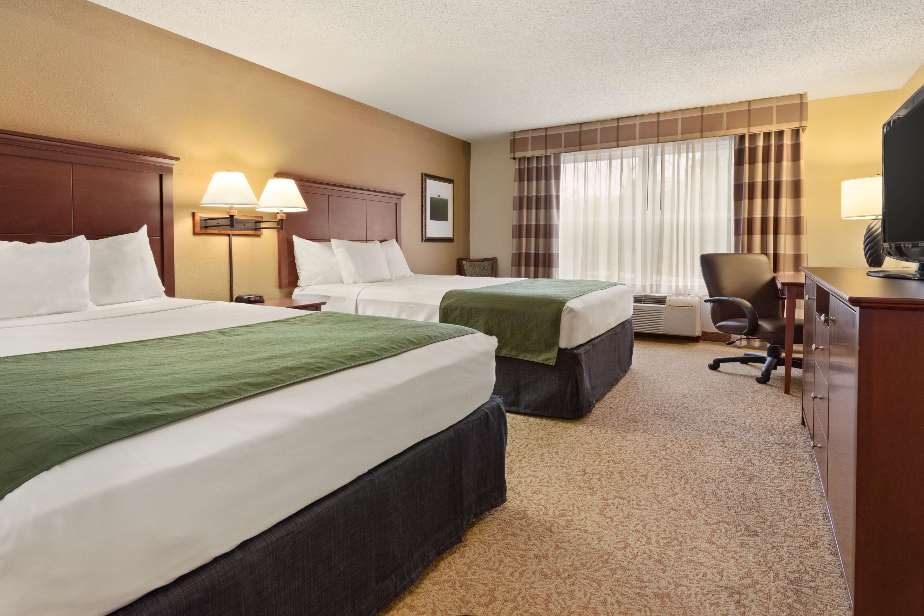 Country Inn & Suites by Radisson, Stevens Point, WI Photo