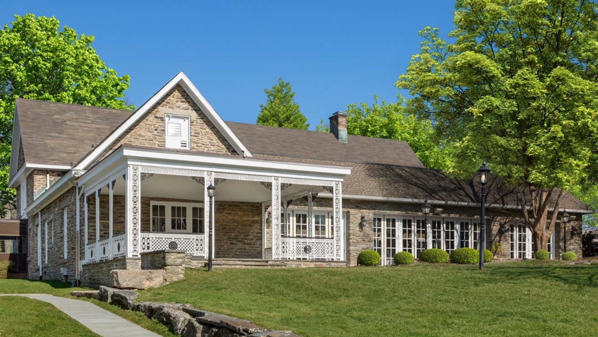 Red Oak Mansion at the Renaissance Westchester Hotel