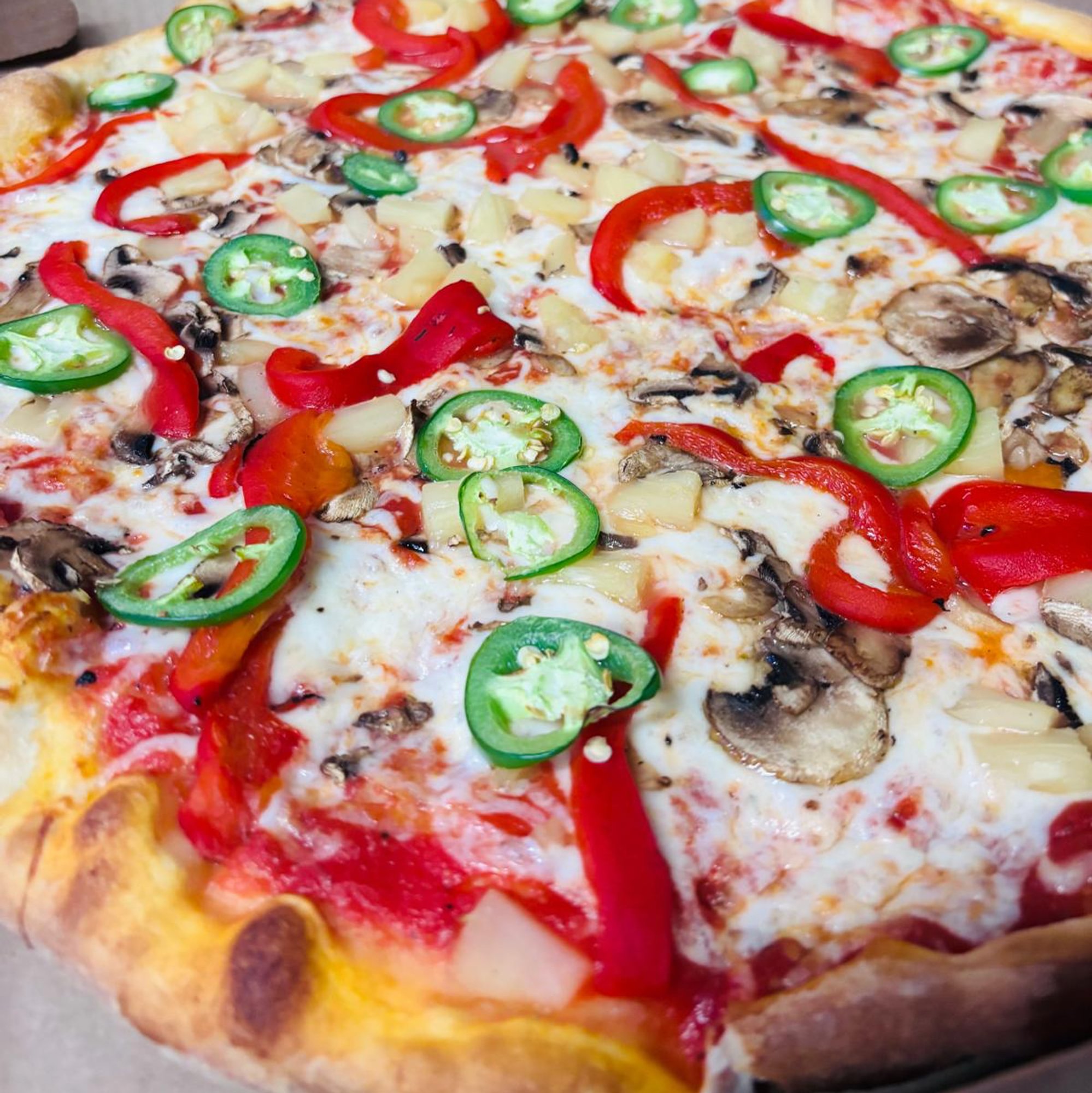 Lg The Kitchen Sink Pizza