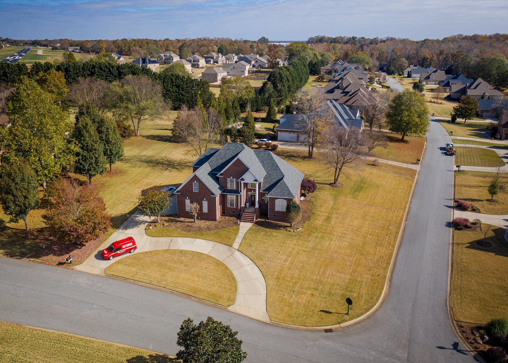 Guy Roofing Inc. Image