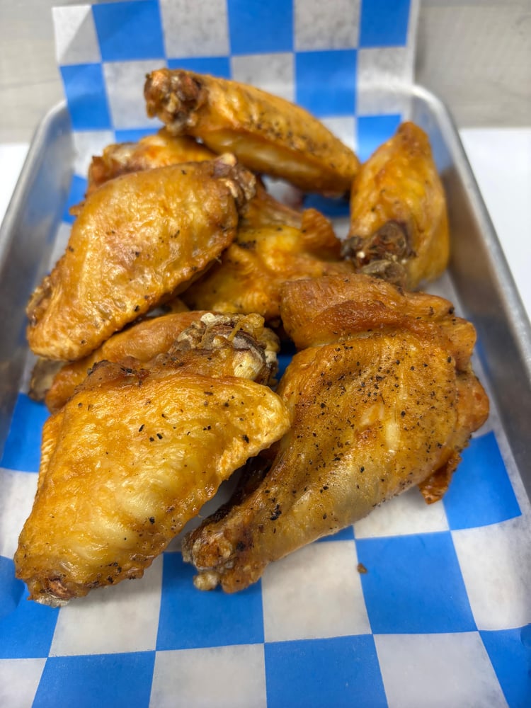 8 Wings