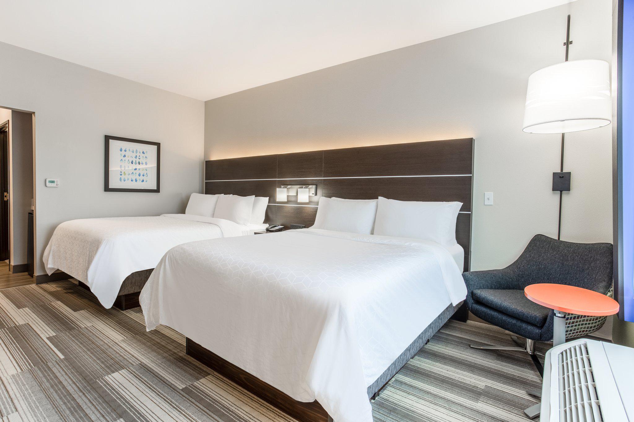 Holiday Inn Express & Suites Ottawa Photo