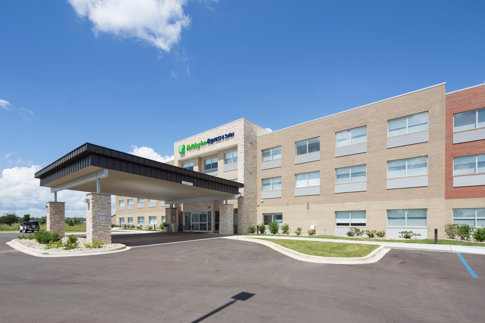 Holiday Inn Express & Suites Port Huron Photo