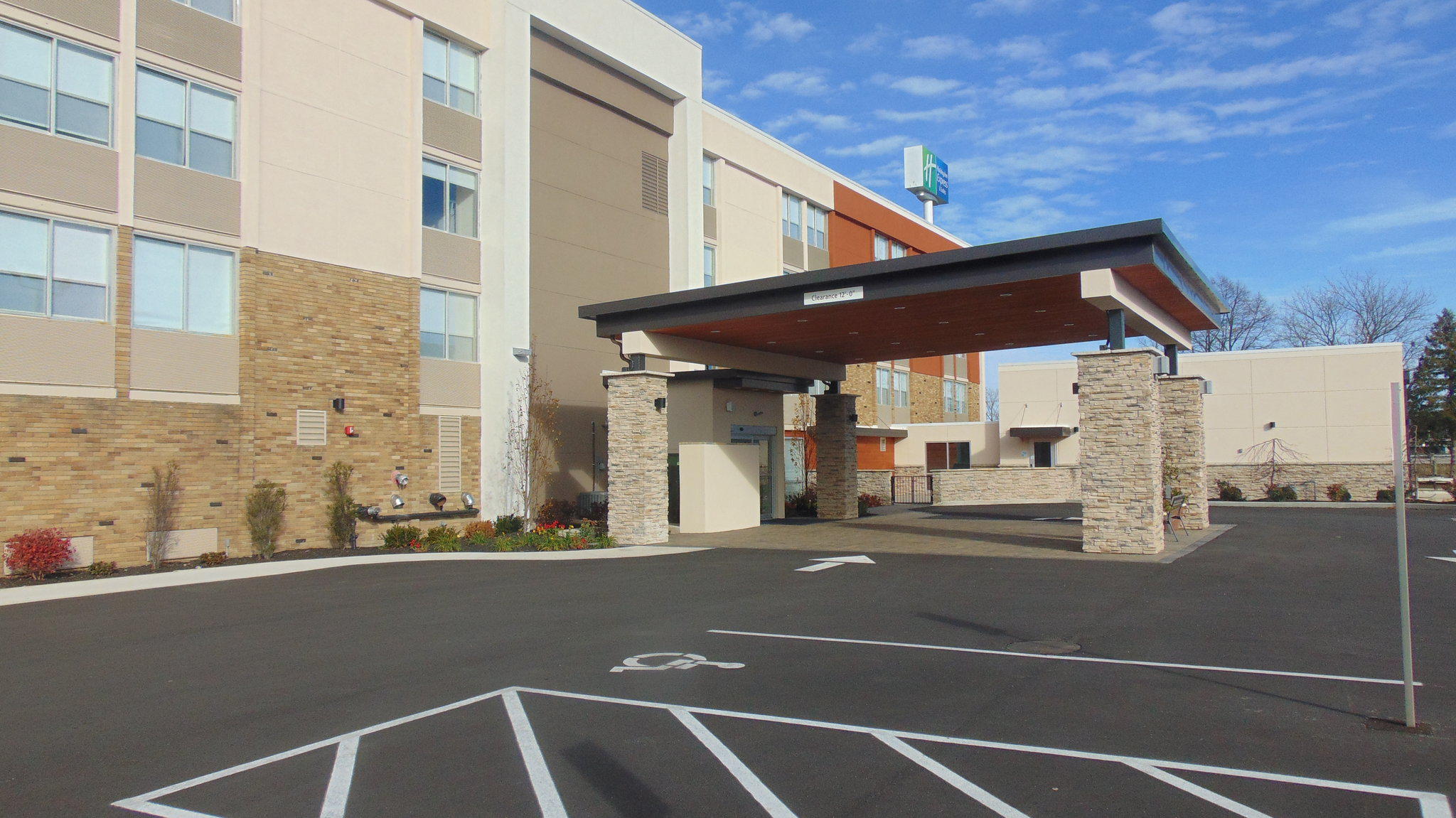 Holiday Inn Express & Suites Wapakoneta Photo