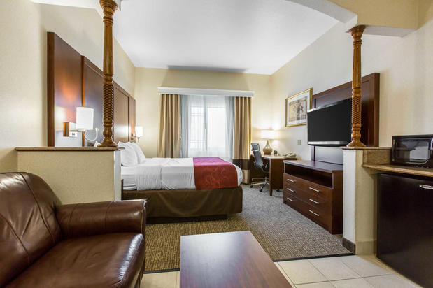 Images Comfort Suites
