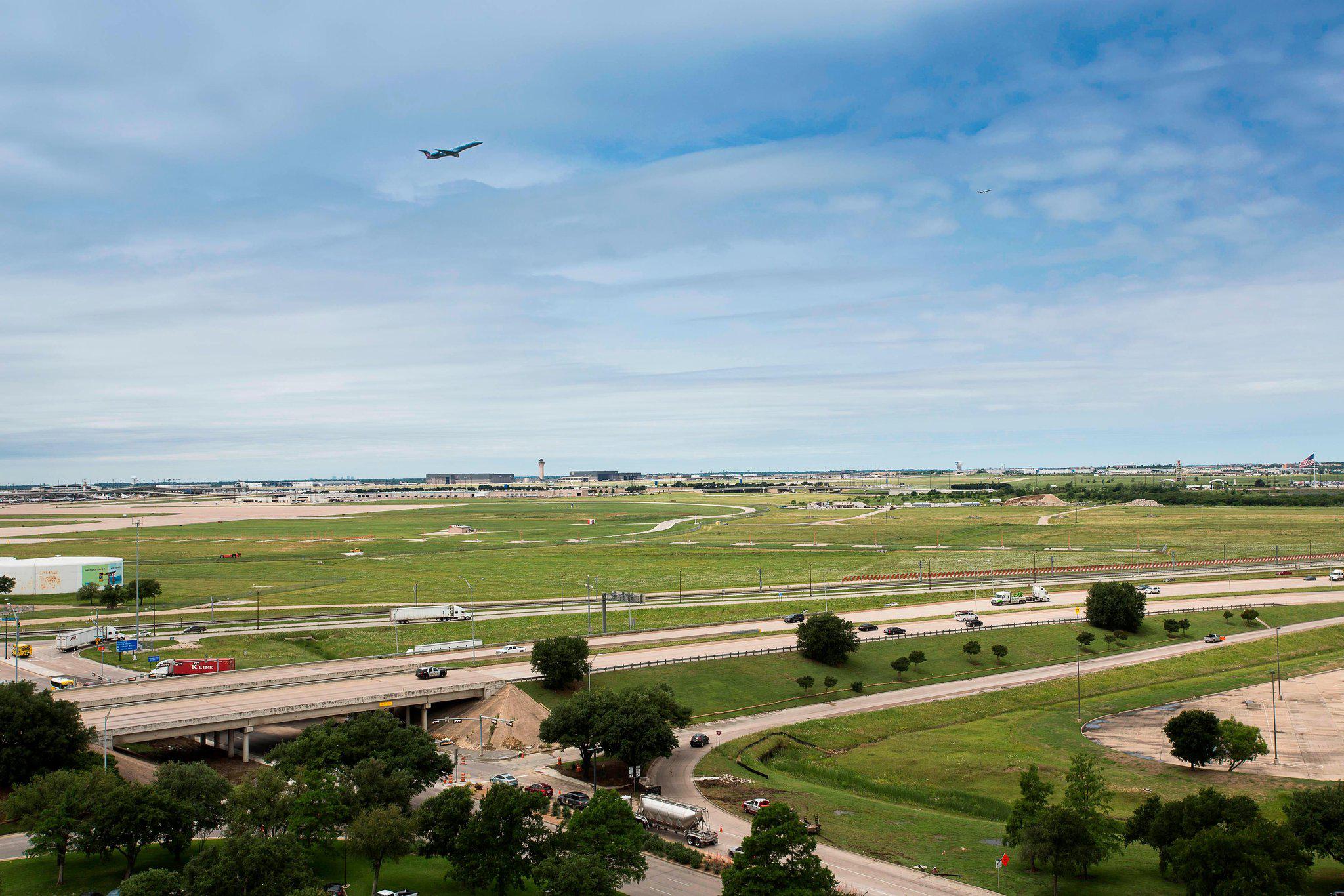 Dallas/Fort Worth Airport Marriott Photo