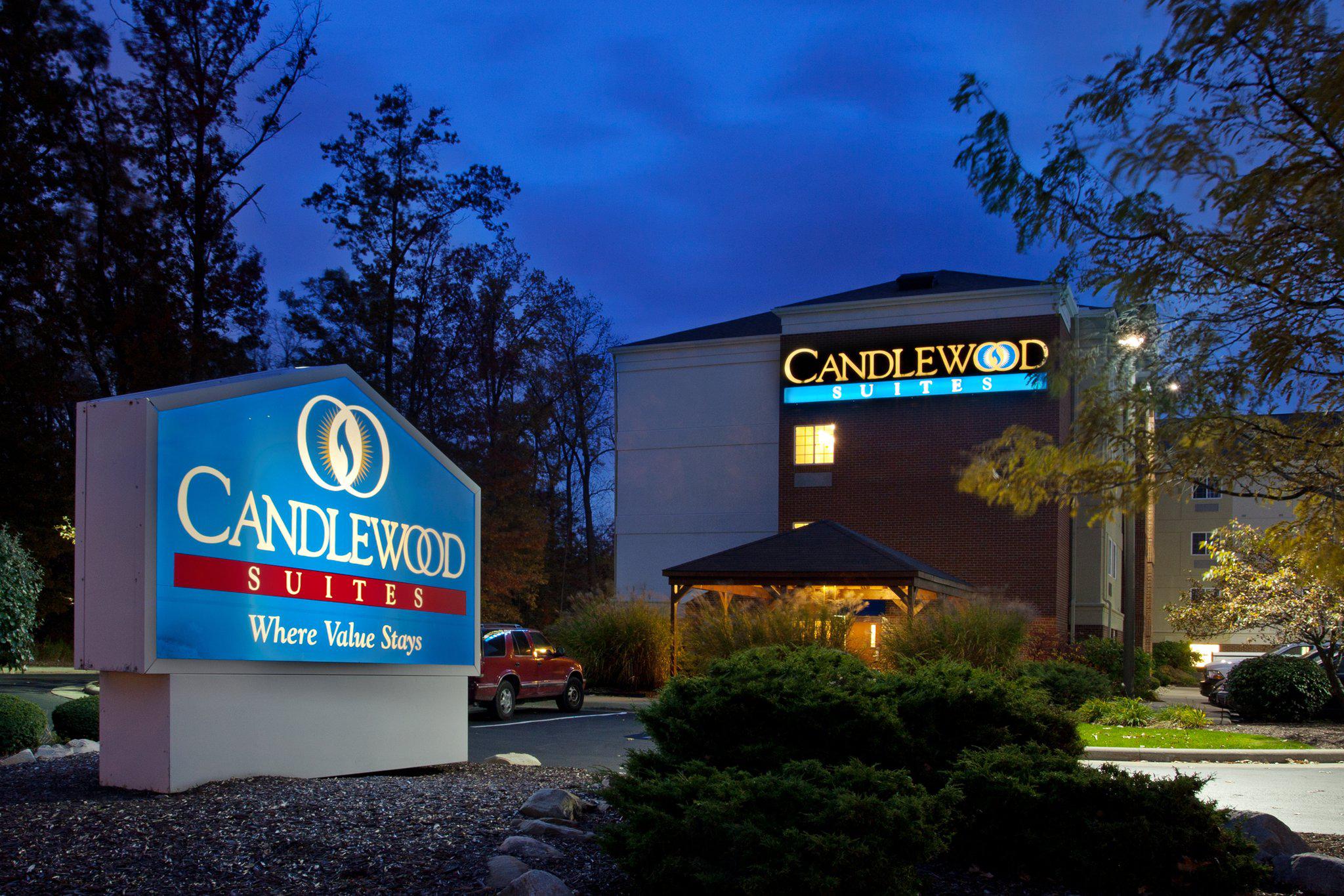 Candlewood Suites Cleveland-N. Olmsted Photo