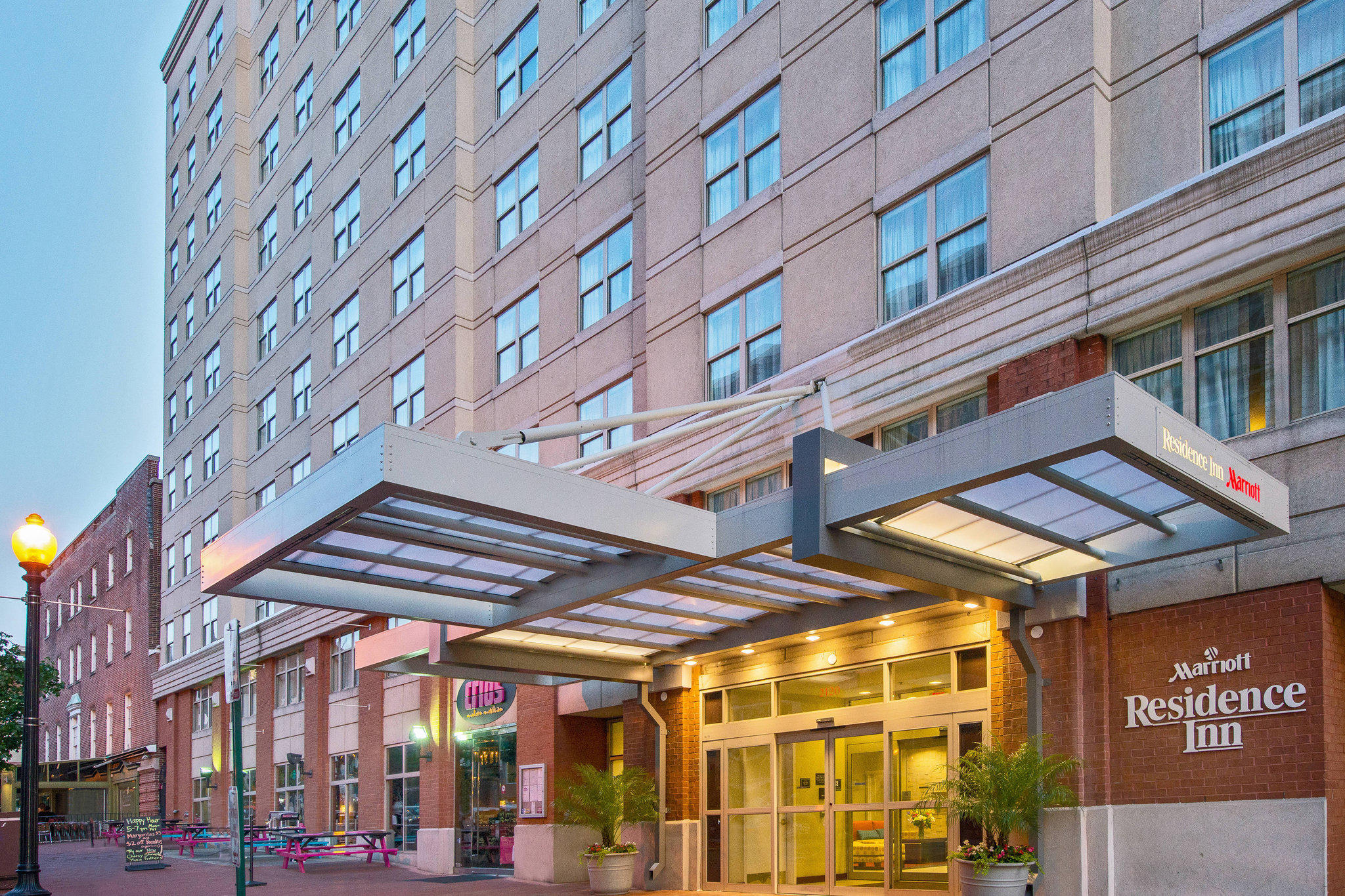 Residence Inn by Marriott Washington, DC/Dupont Circle Photo