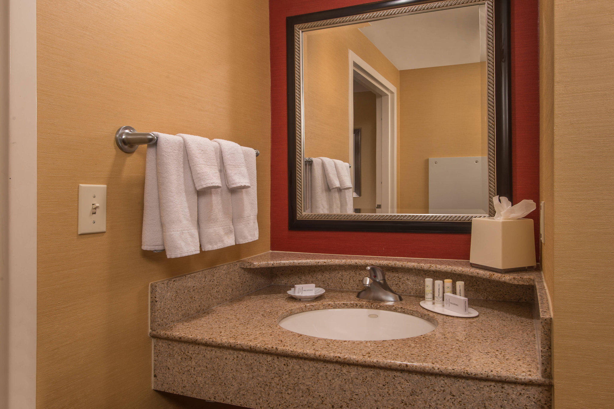 Courtyard by Marriott Newark-University of Delaware Photo