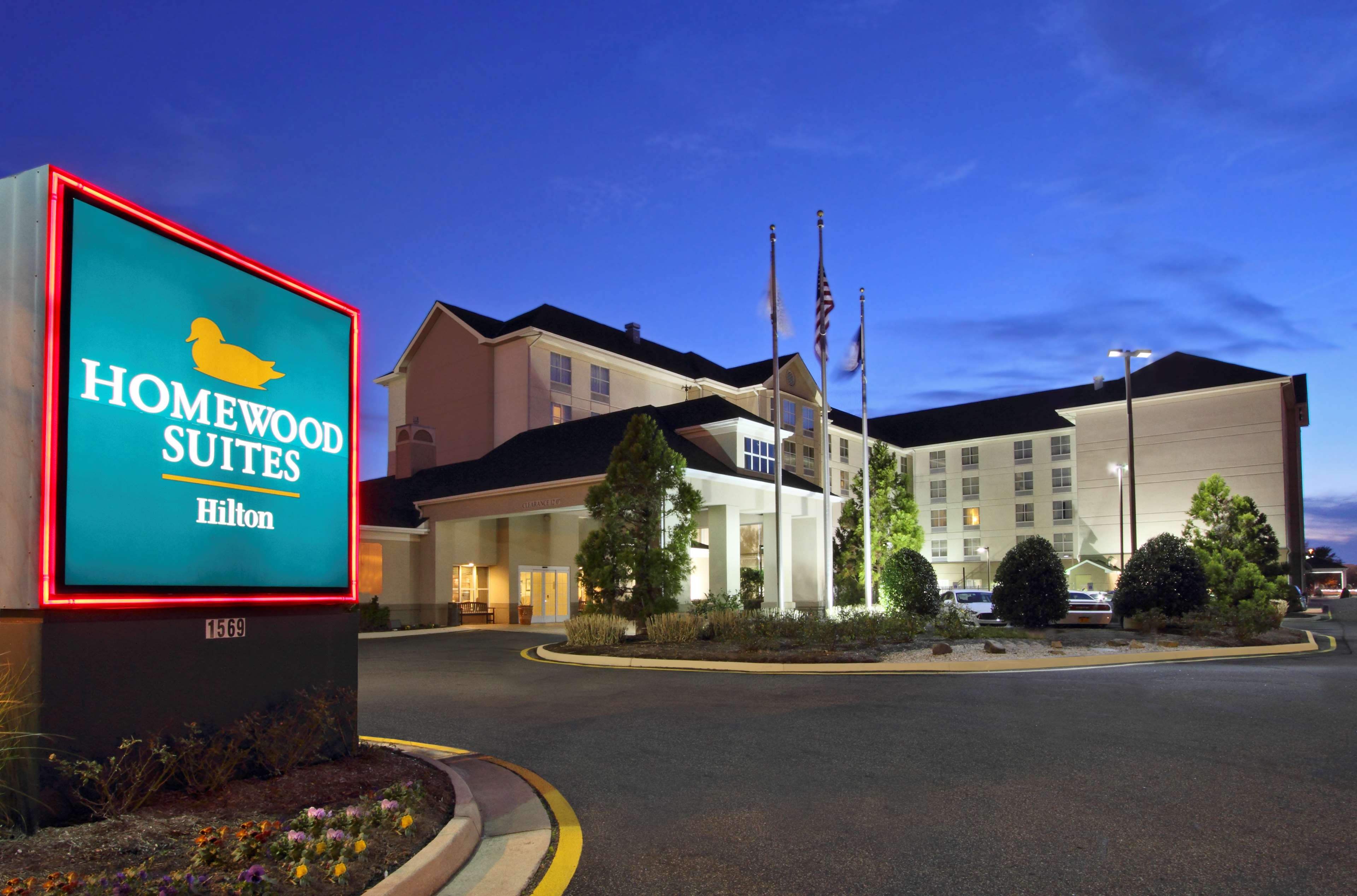 Homewood Suites by Hilton Chesapeake-Greenbrier Photo