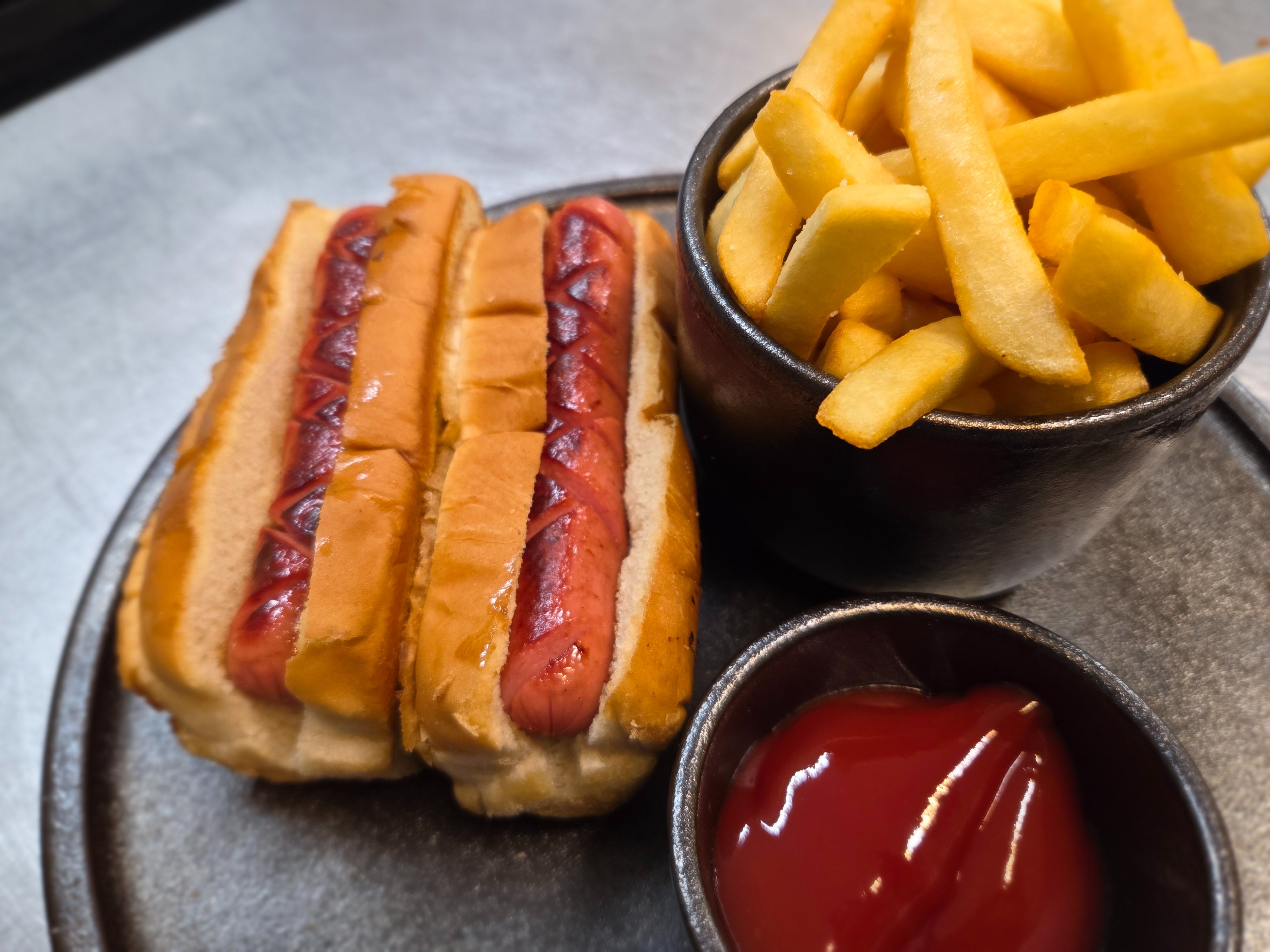 Grilled Hot Dogs (2) w/Fries