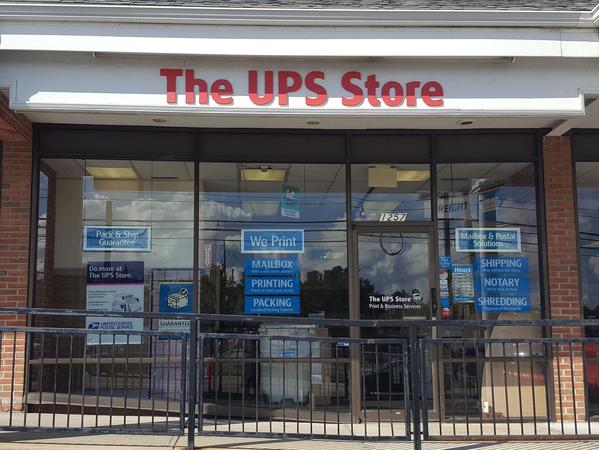 Facade of The UPS Store Framingham