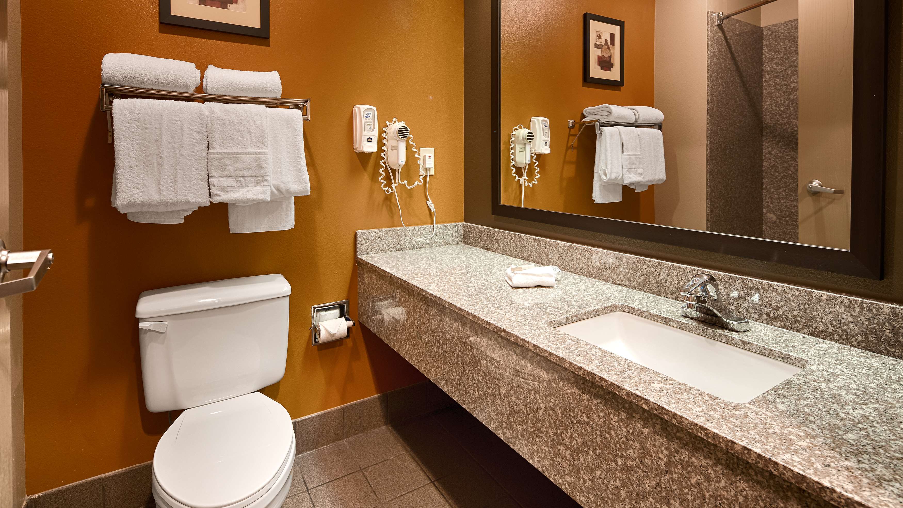 Best Western Inn & Suites Photo