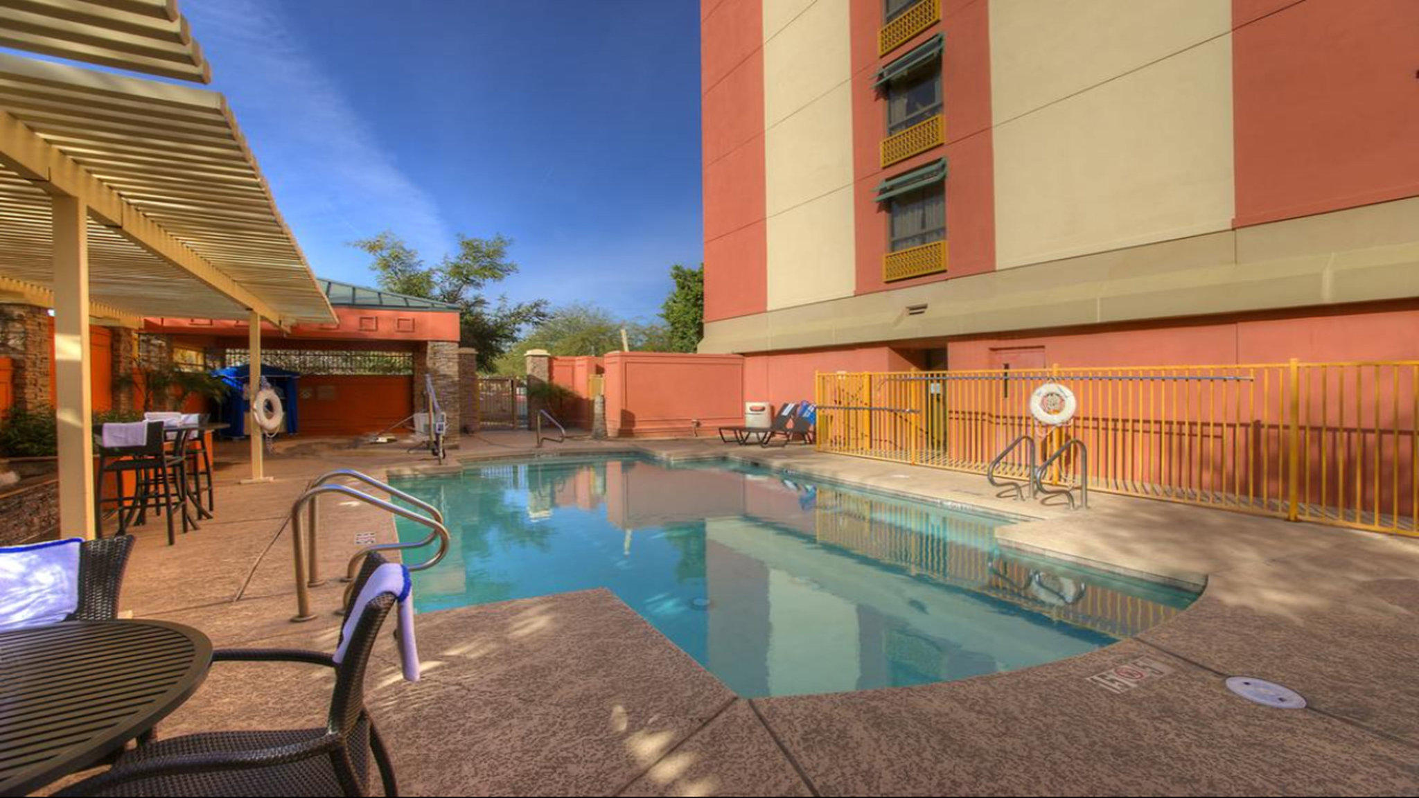 Holiday Inn Express & Suites Tempe Photo