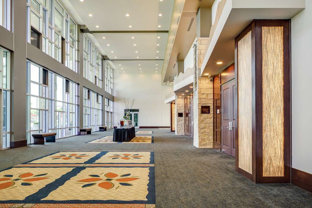 Hilton Garden Inn Manhattan Image