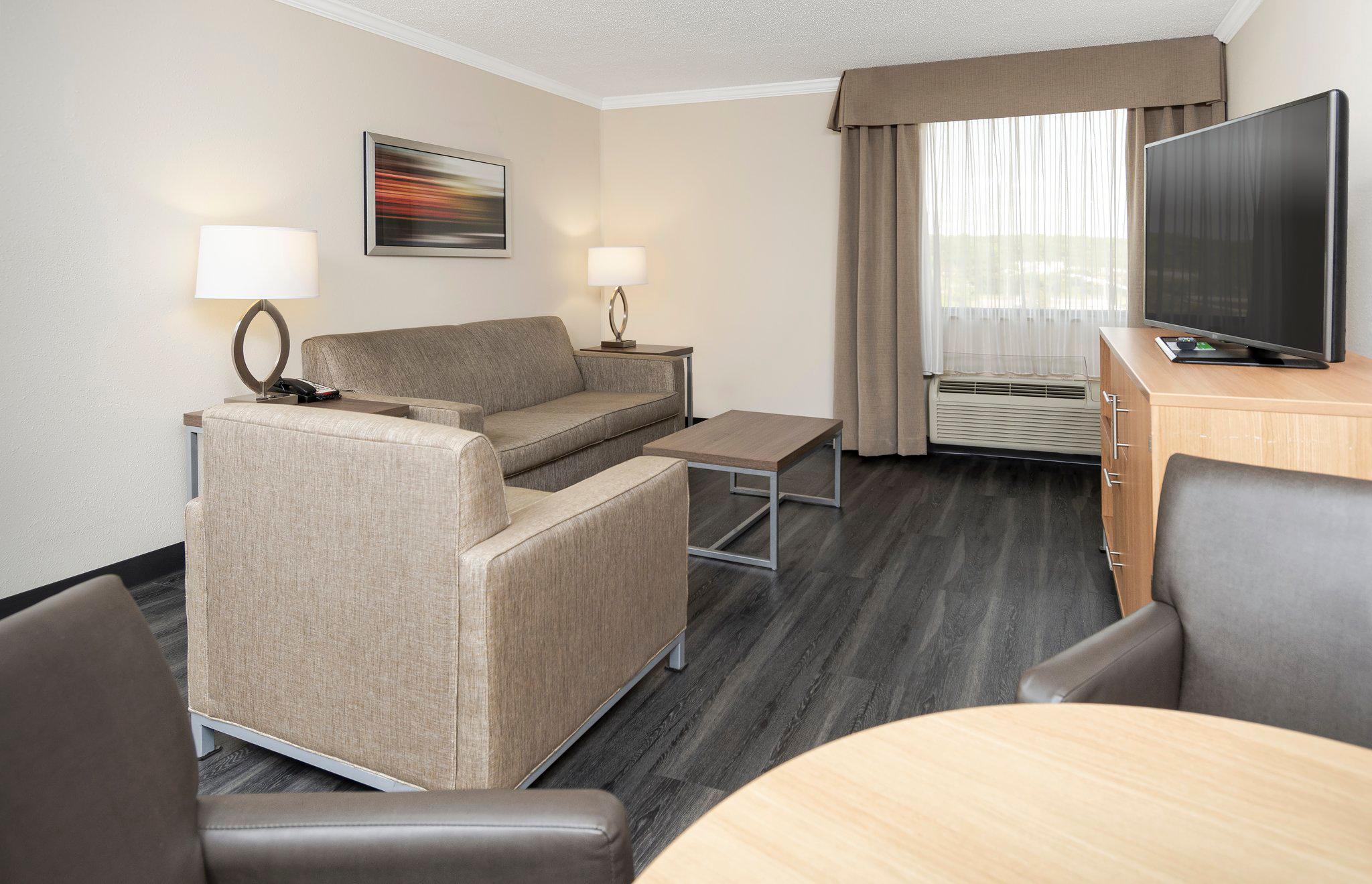 Holiday Inn Greenville by IHG Image