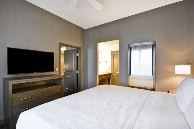 Images Homewood Suites by Hilton Warren Detroit