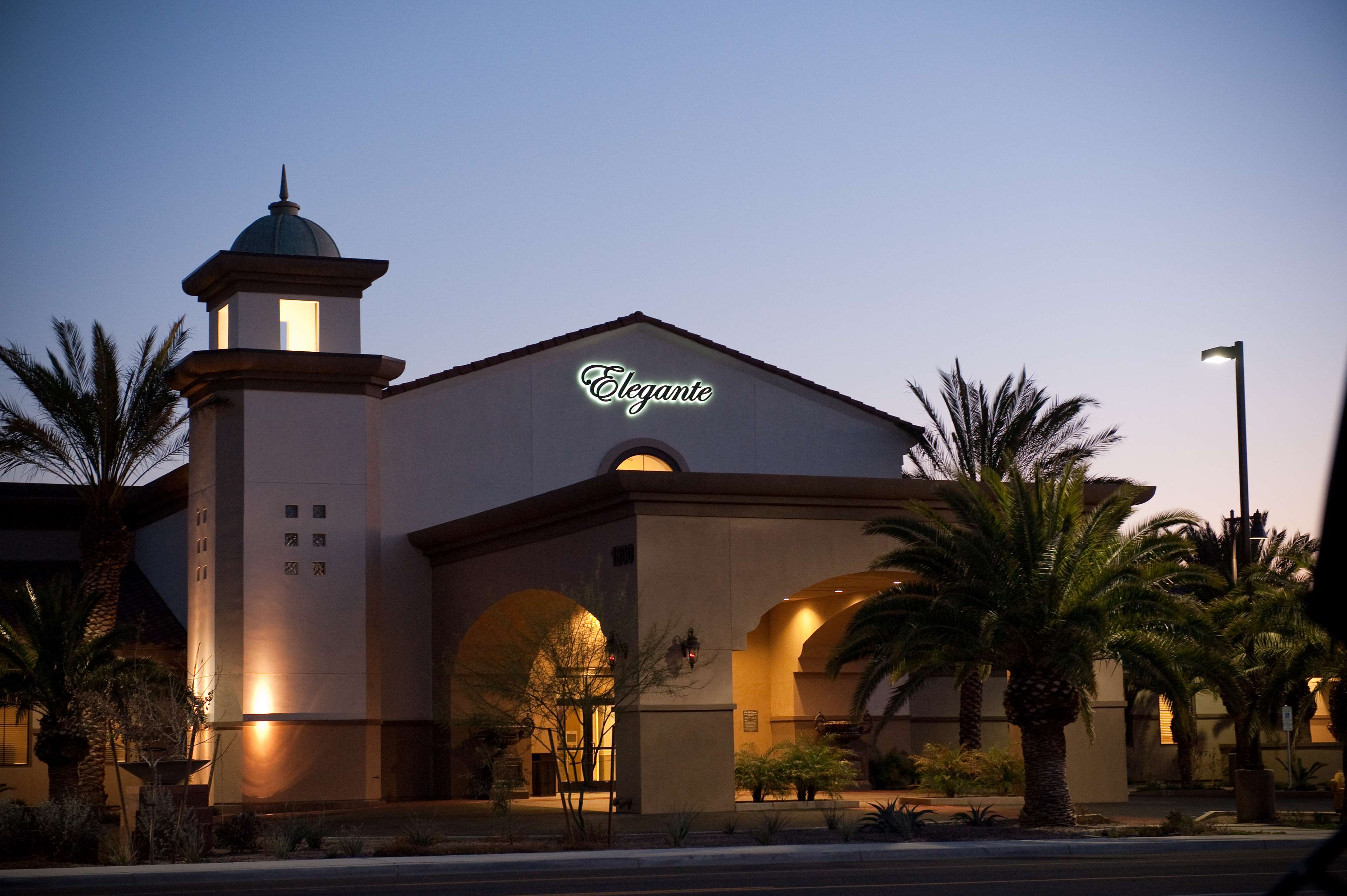 DoubleTree by Hilton Hotel Phoenix Gilbert, 1800 South Santan Village