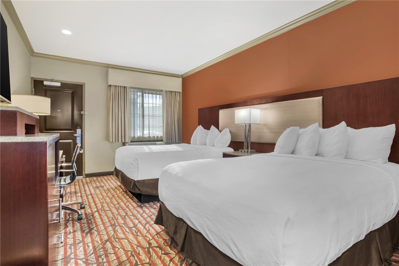 Best Western Plus Brookside Inn Image