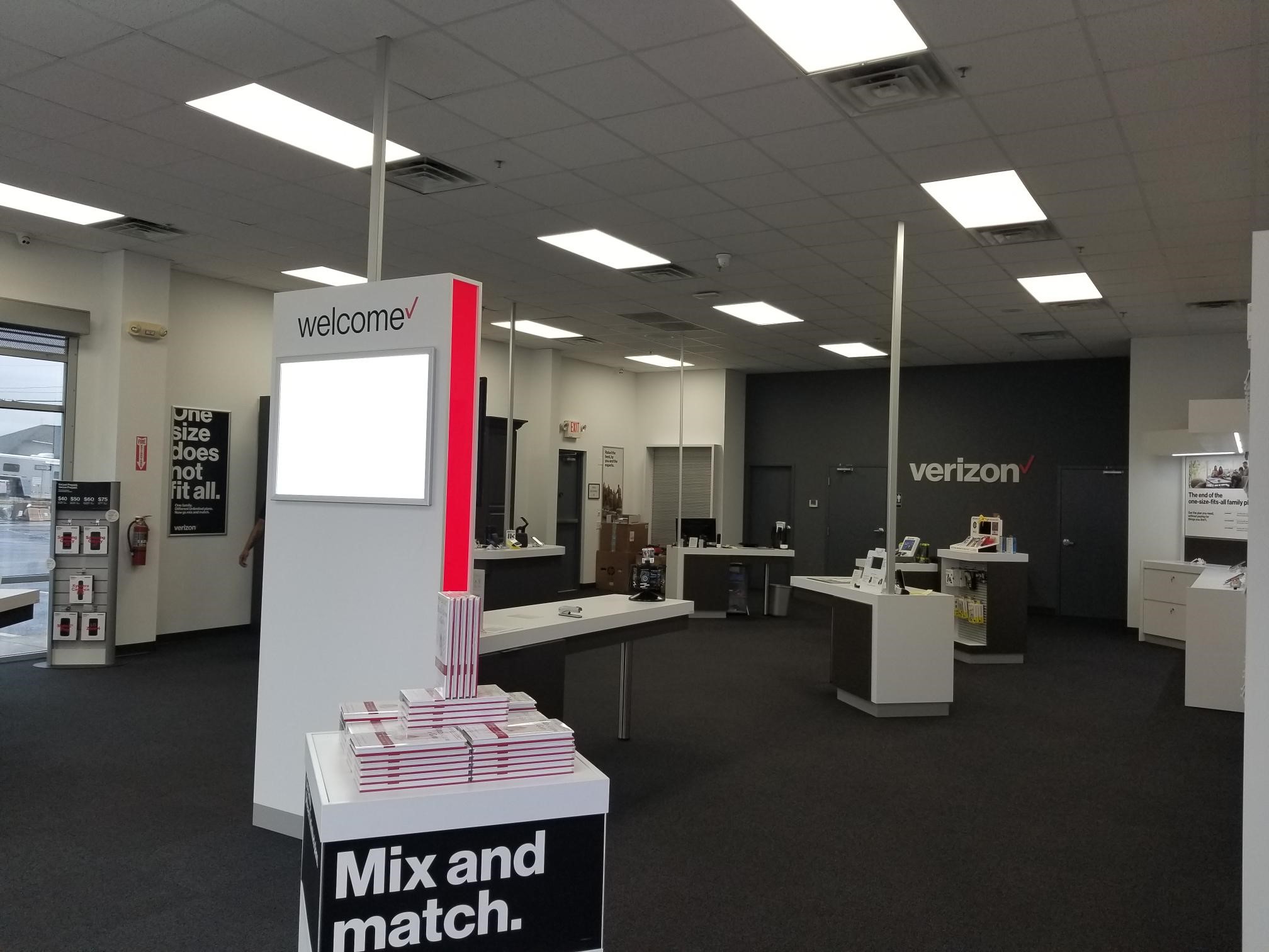 Verizon Authorized Retailer - TCC Photo