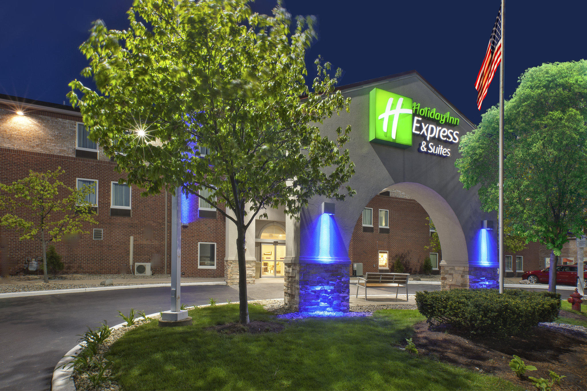 Holiday Inn Express & Suites Benton Harbor Photo