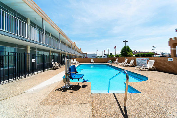 Images Econo Lodge