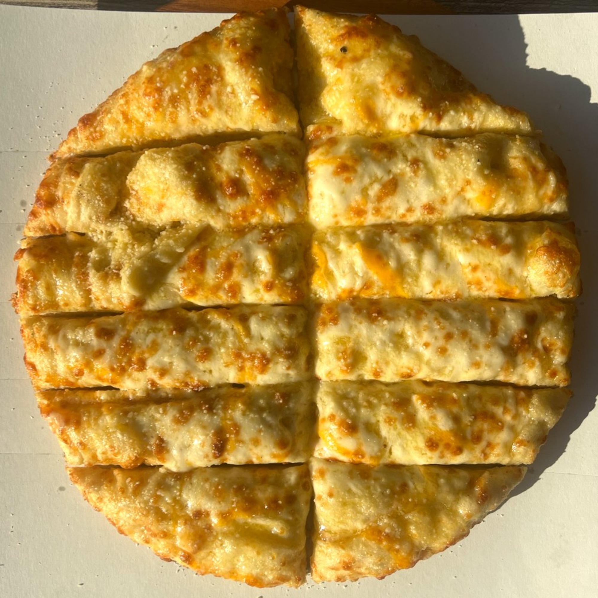 Round Cheese Pizza