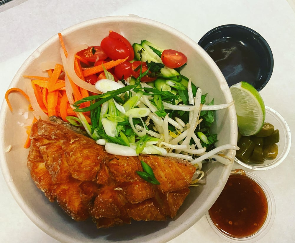 Crispy Salmon Rice Bowl: Serrano & caramel