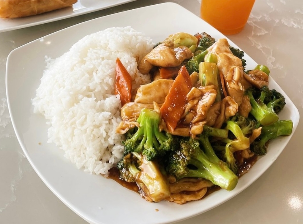 (S) (Chicken/Beef/Shrimp/Pork/Tofu/Scallop) Broccoli over Rice 芥兰饭
