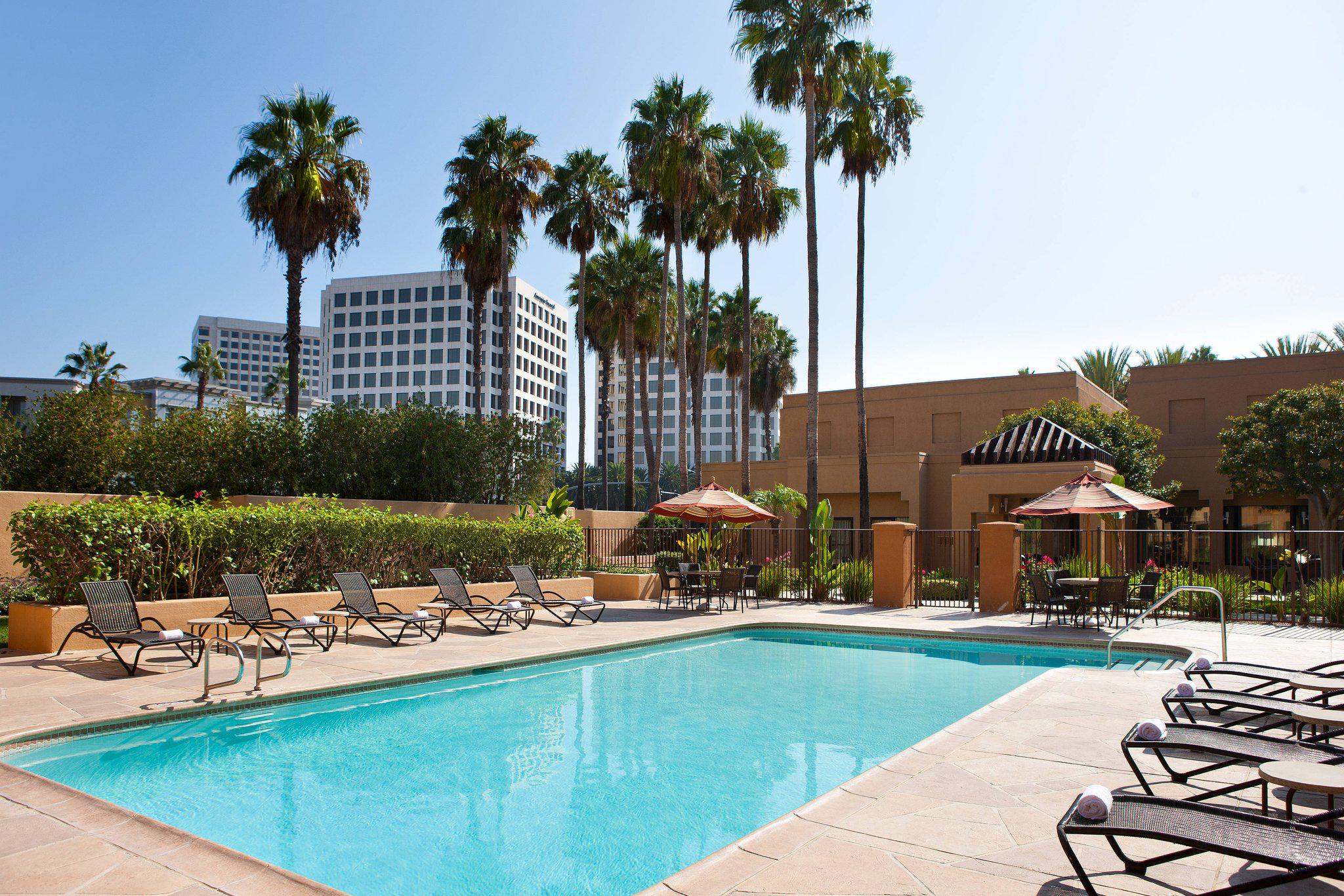 Courtyard by Marriott Irvine John Wayne Airport/Orange County Photo