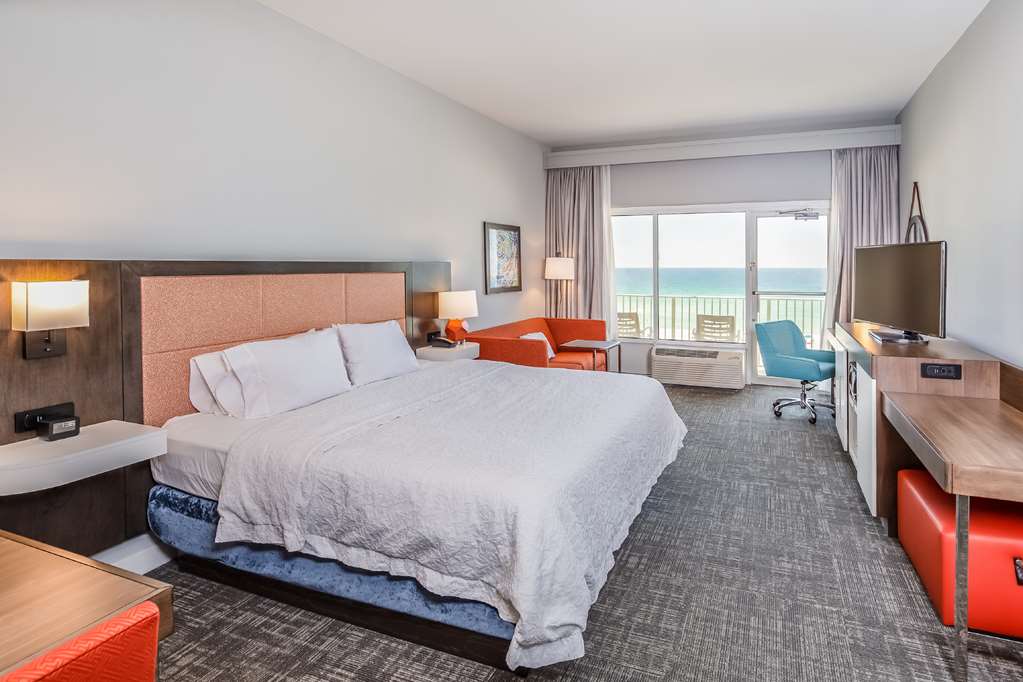 Hampton Inn Pensacola Beach Image