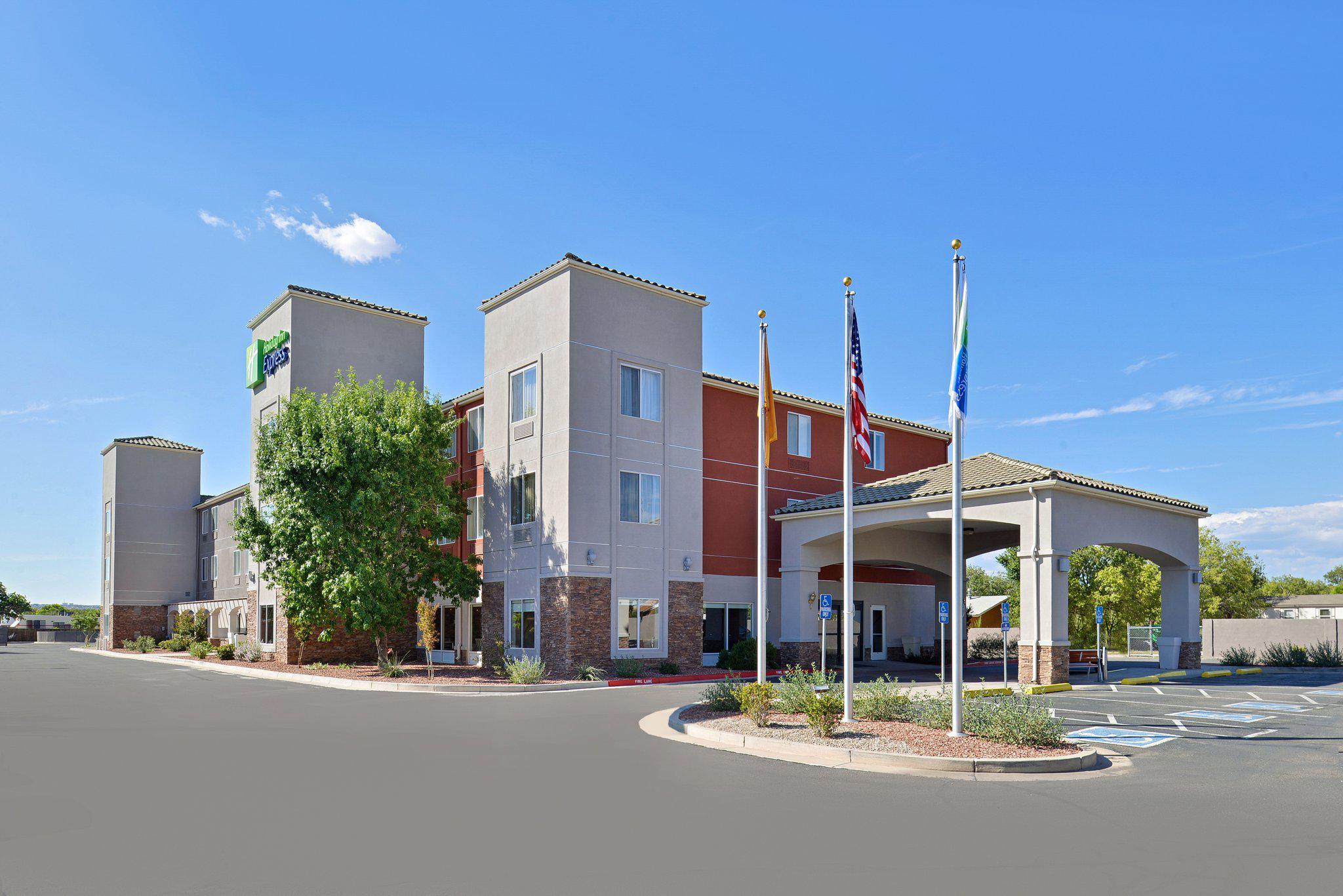 Holiday Inn Express Albuquerque N - Bernalillo Photo