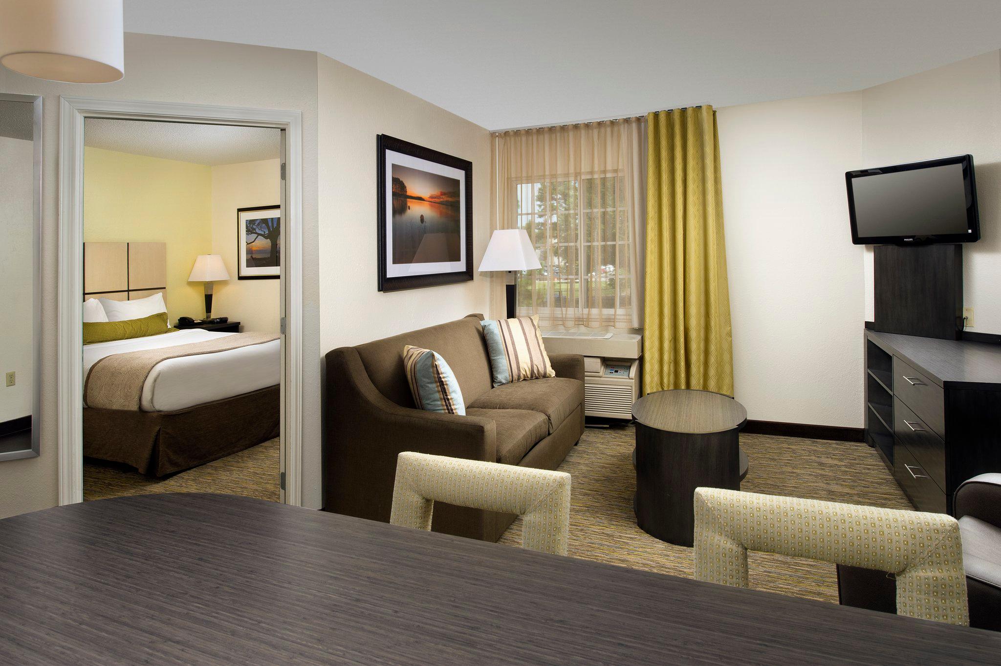 Candlewood Suites Richmond-South Photo