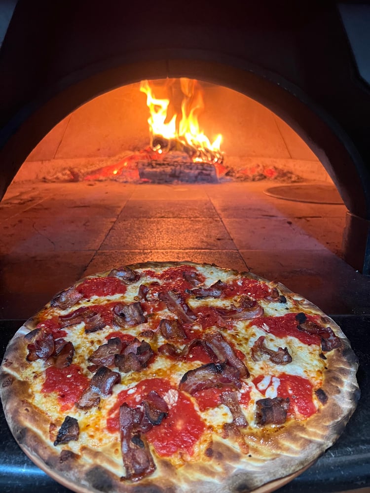 Large Amantia Pizza