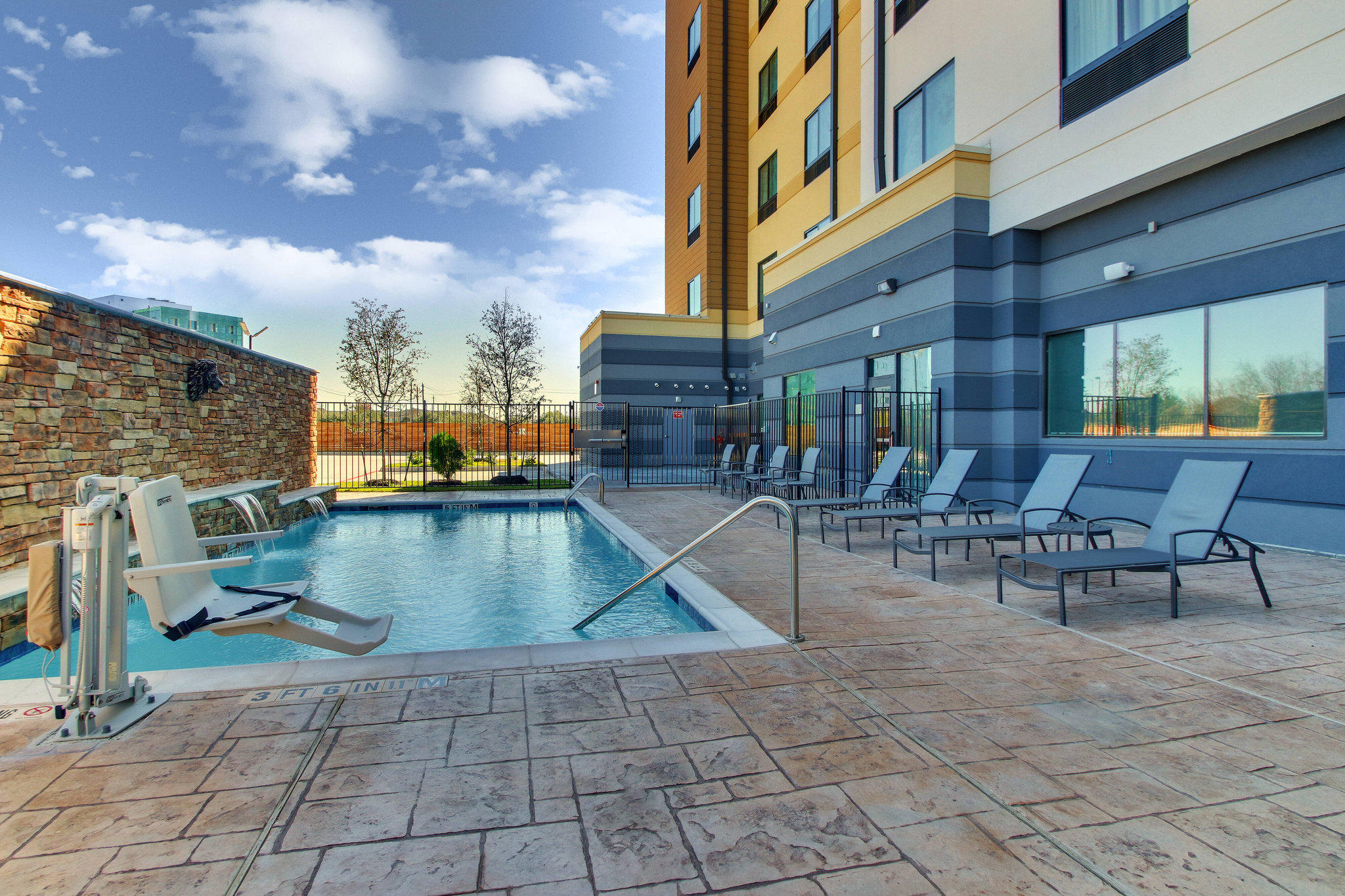 Fairfield Inn & Suites by Marriott Houston Brookhollow Photo