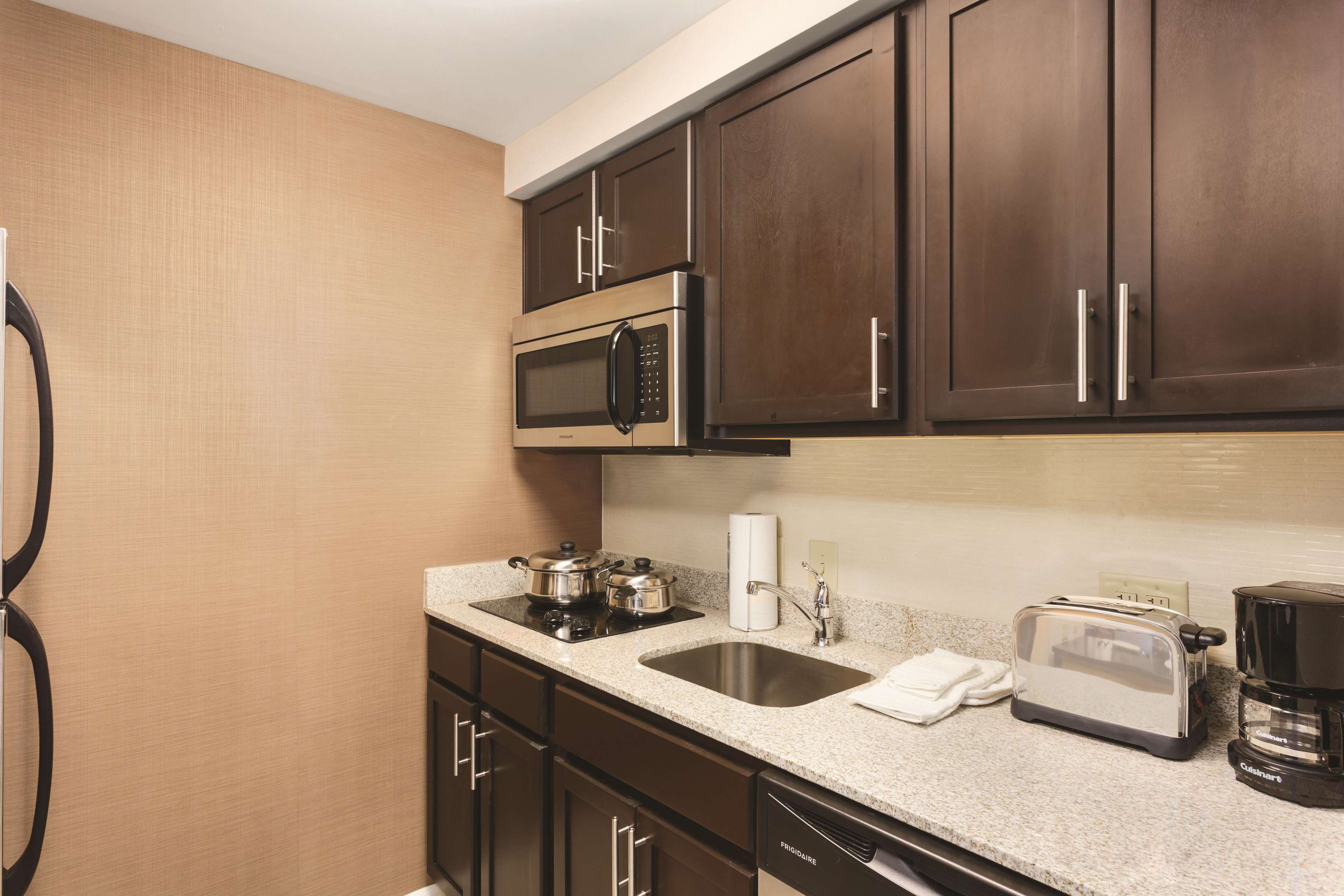 Homewood Suites by Hilton Atlanta Airport North Photo