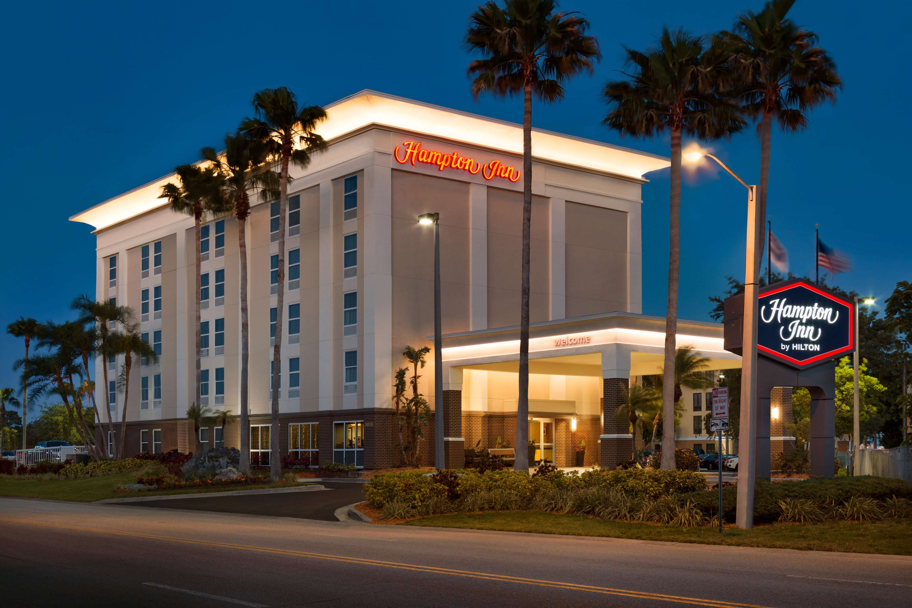 DoubleTree by Hilton Tampa Rocky Point Waterfront, 3050 N. Rocky Point