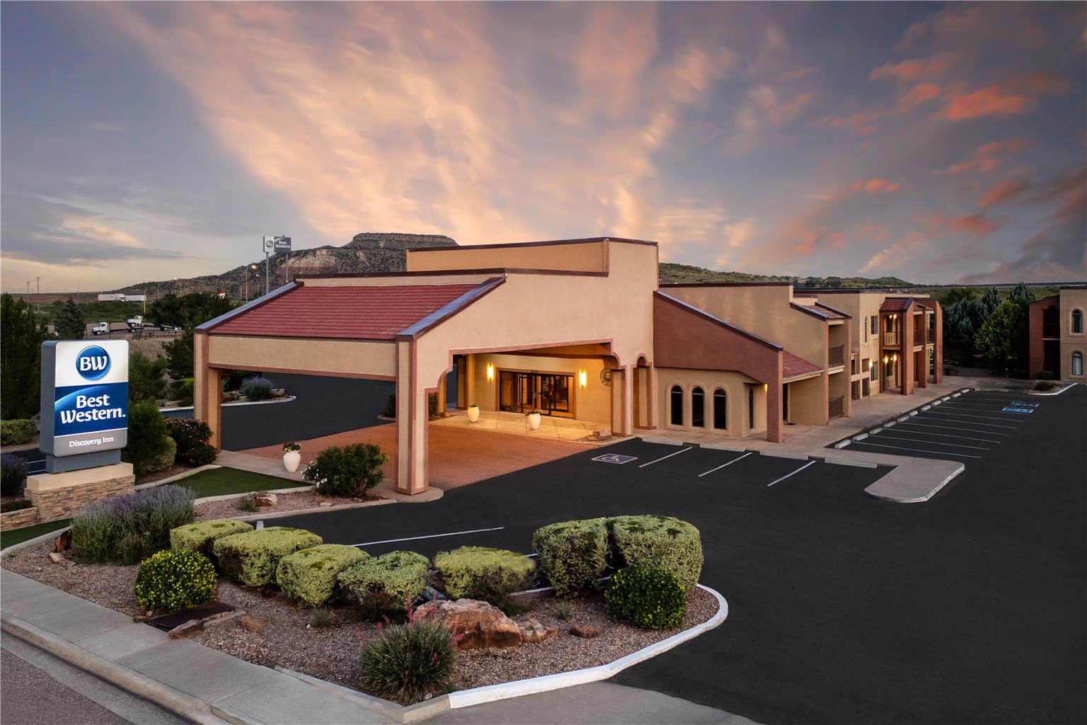 Best Western Discovery Inn Image