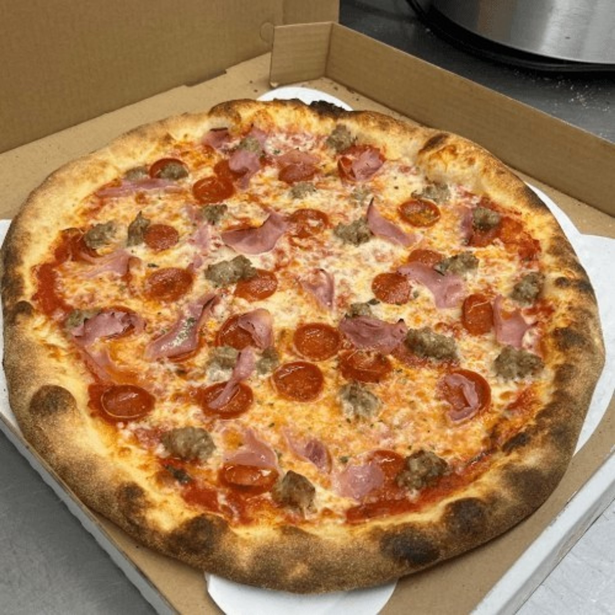 16” The Pig Pizza