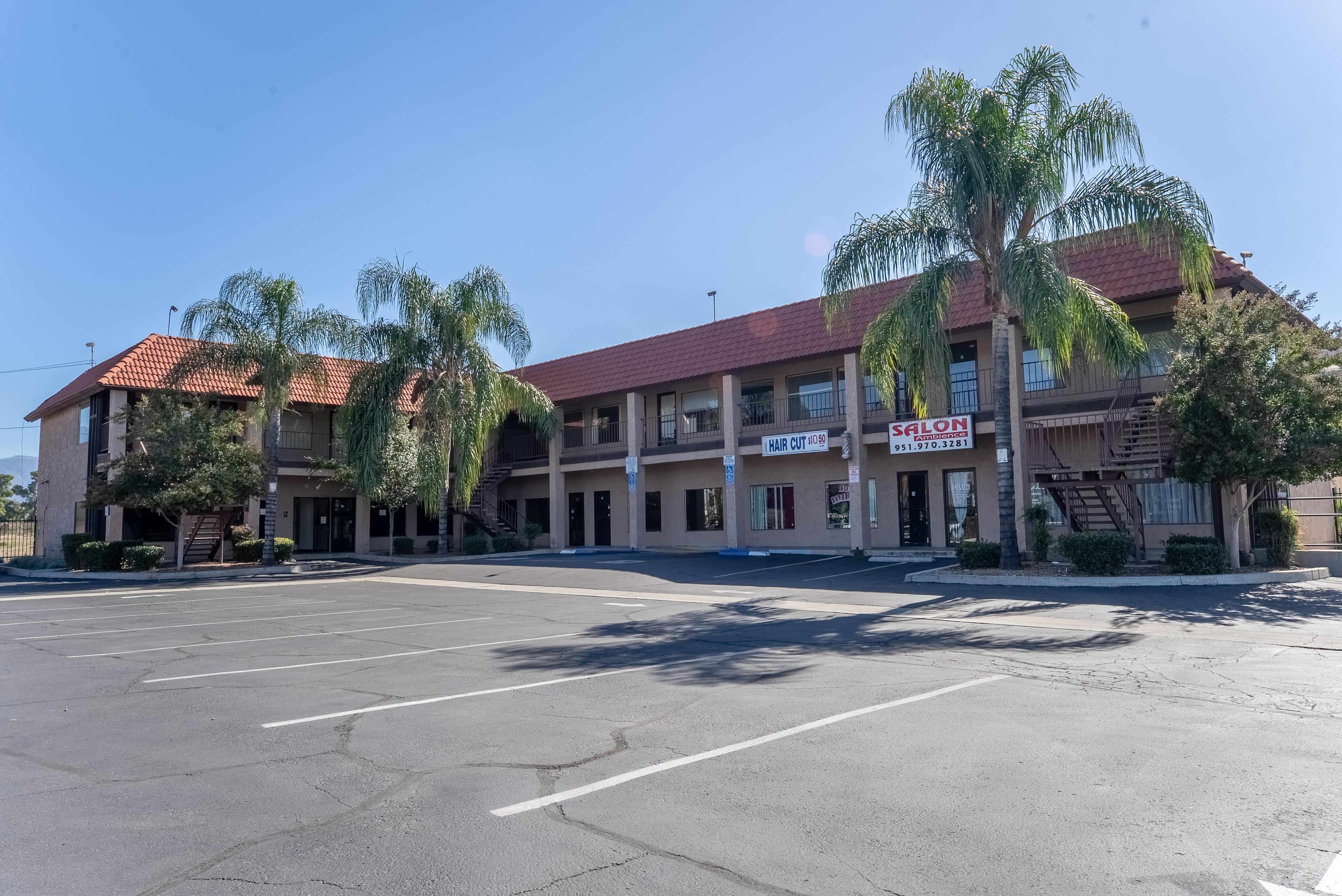 Goldn Bloom Hemet Image