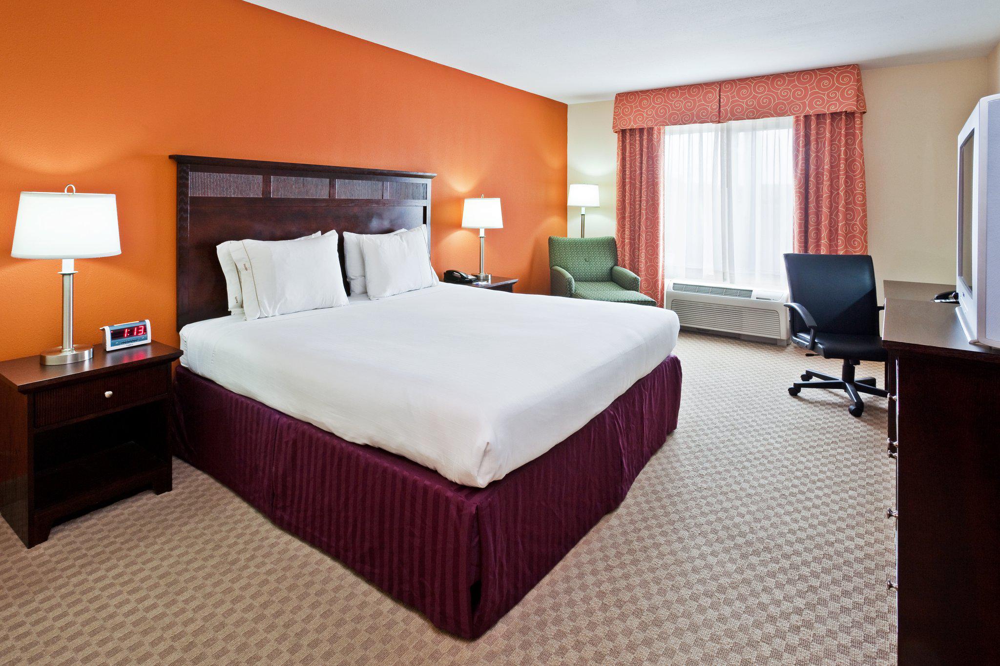 Holiday Inn Express & Suites Chattanooga-Hixson Photo