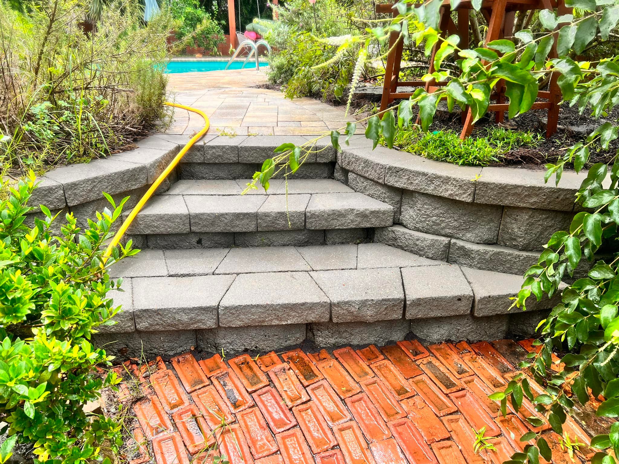 Riley's Housewashing Image