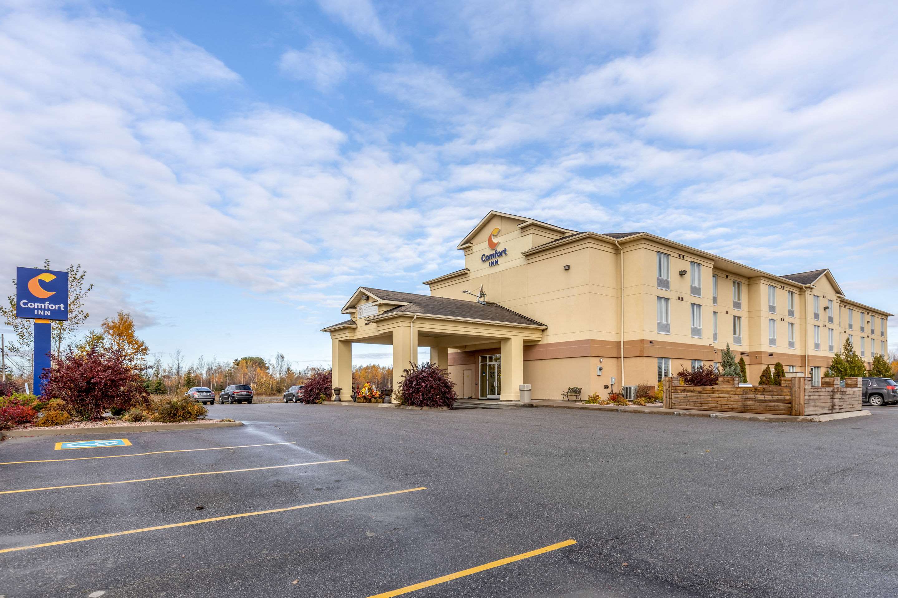 hotels in sturgeon falls ontario