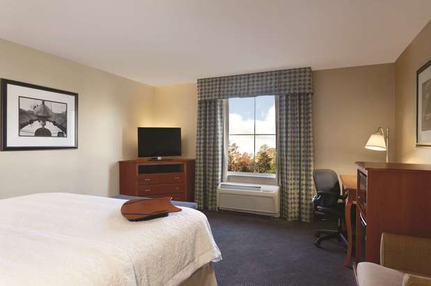 Images Hampton Inn & Suites Mystic