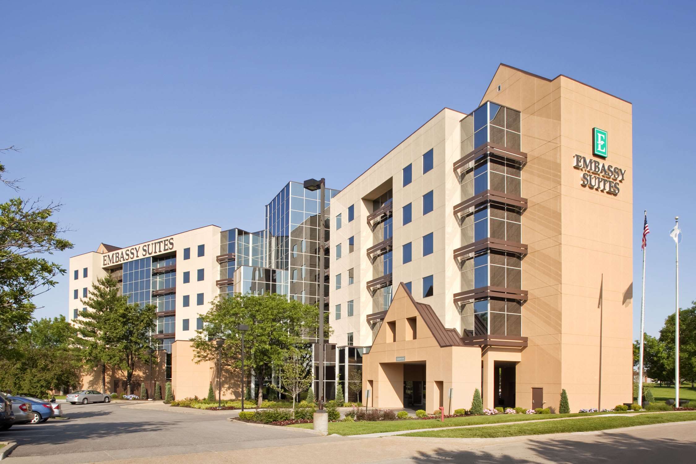 Embassy Suites by Hilton St. Louis Airport Photo