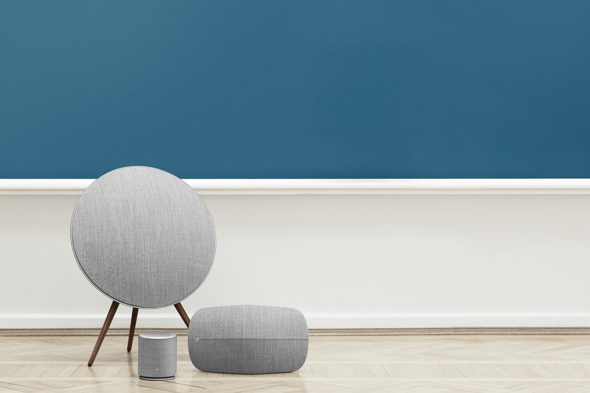 Natural collection of Beoplay A9 and Beoplay M5 in a large room with blue walls