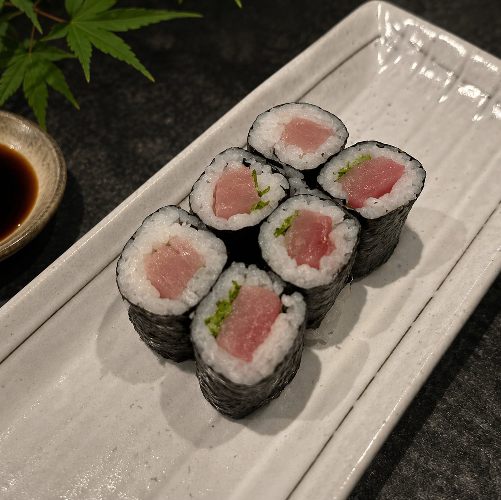 Yellowtail and scallion roll