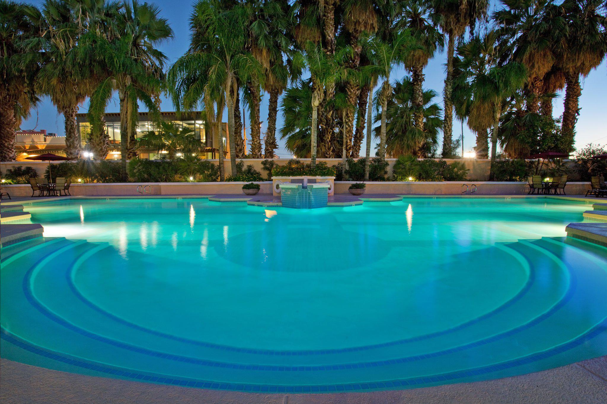 Crowne Plaza Hotels & Resorts Phoenix - Chandler Golf Resort Photo