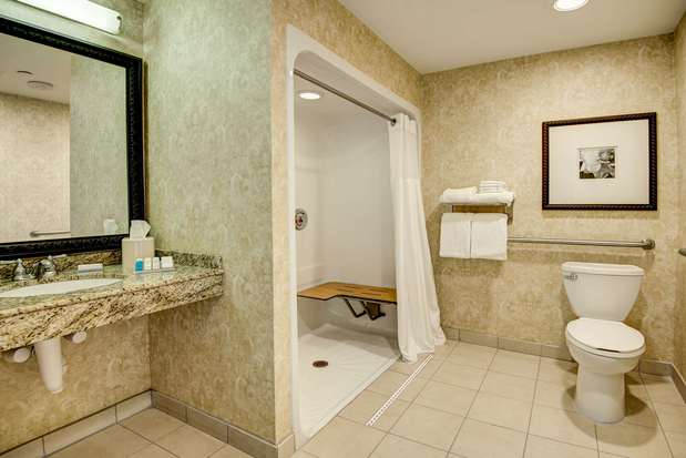Images Hilton Garden Inn Lakewood
