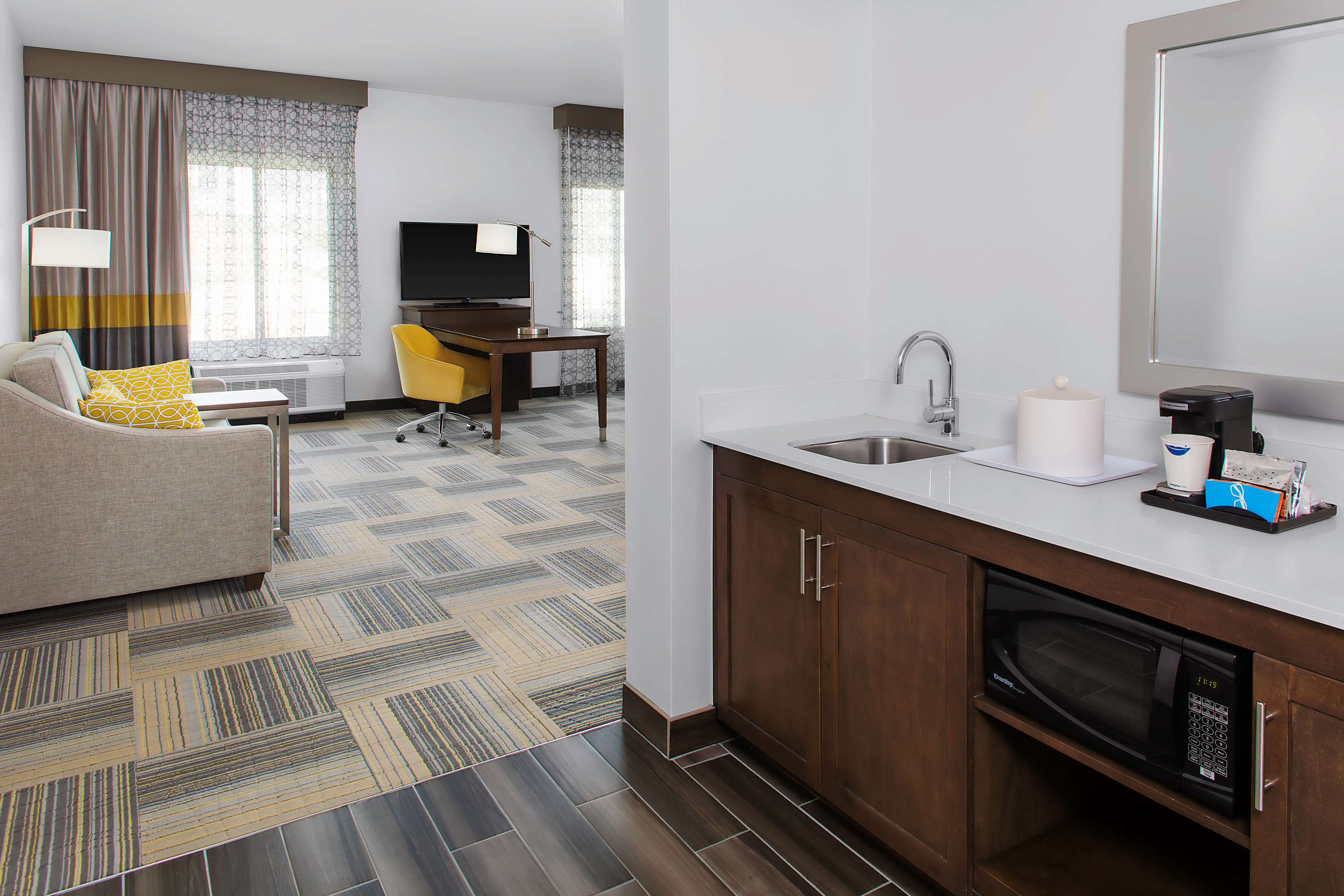 Hampton Inn & Suites Los Angeles/Hollywood Photo